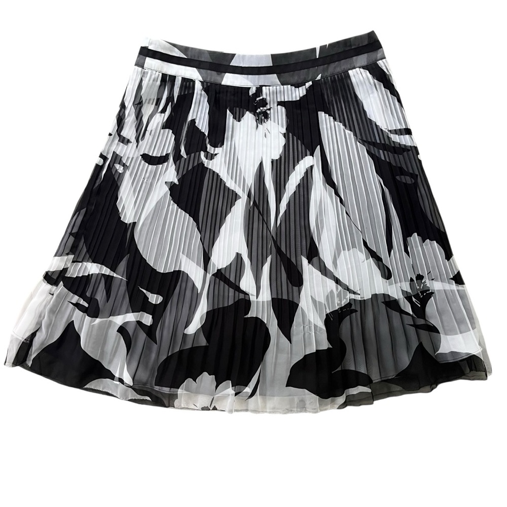 White House Black Market Women 2 Black White Floral Crinkle Pleated A-line Skirt
